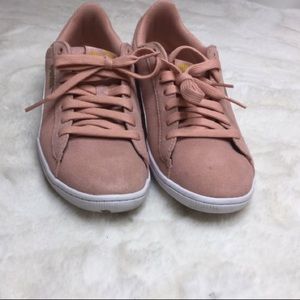 WOMEN BABY PINK PUMA SHOES VILLY V2 SIZE 7.5